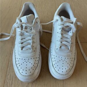 Nike court vision low women’s size 8.5